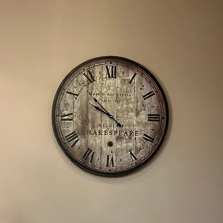 Center Apartment *